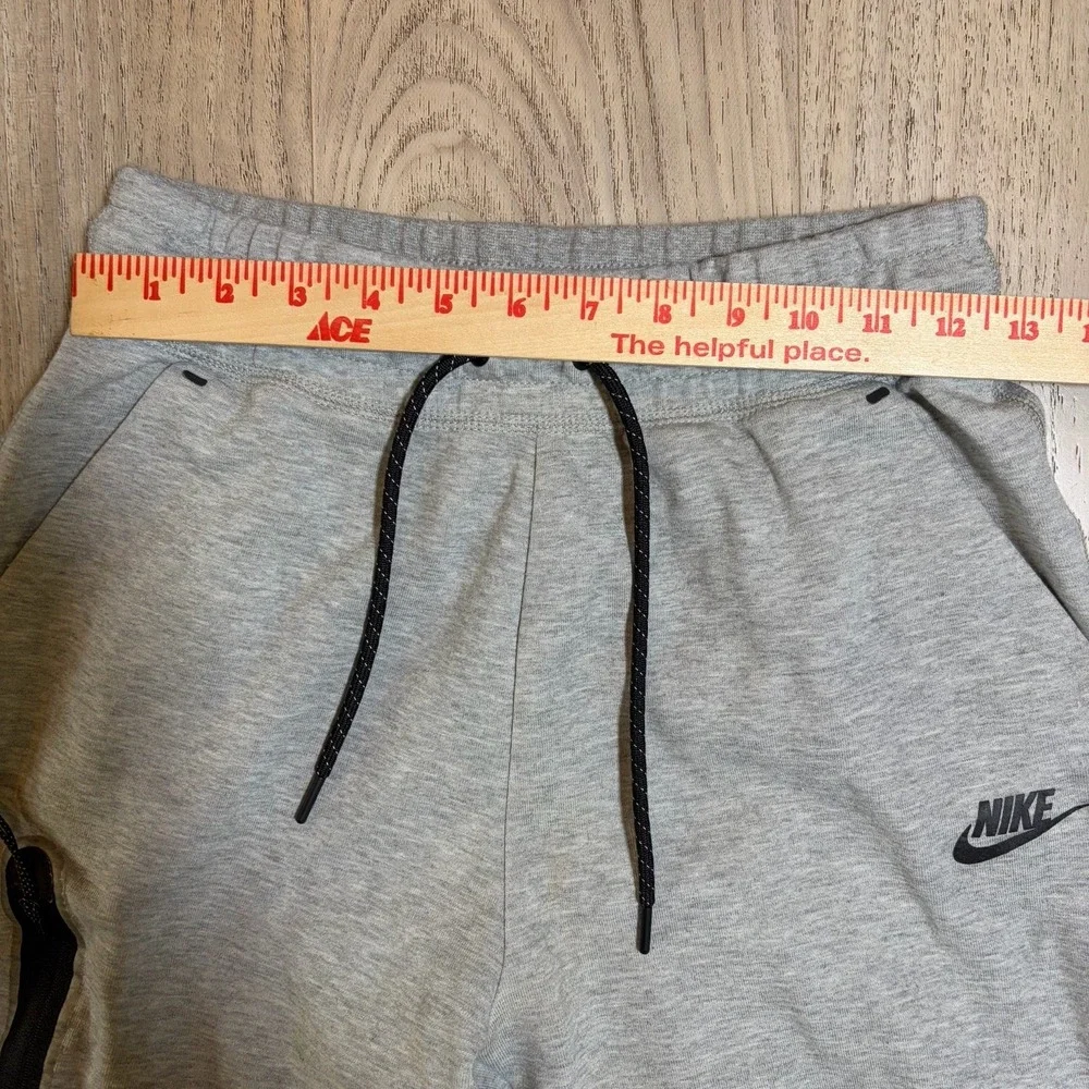 Nike Sportswear Tech Fleece Jogger Womens Size Small Pant‎ Grey Active Workout